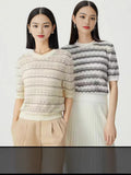 New Korean Version Of The New Korean Version Of The High-End Sense Collar Gold Silk Wire Waid Short-Sleeved Knitting Top Lady In The Summer Of 2025