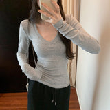 2026 Early Spring Sweet And Spicy Into The Autumn Thread Hot Mother V Collar Slimming Inside T-Shirt Woman's New Design Feel Top