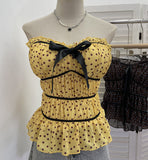 Bodrum-Smeared Waistcoat With Chest Cushions Against Colored Bows And Bows Trinkles And Sleeveless Tops 8183