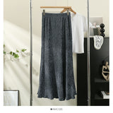 In The Autumn Of 2025, The New Velvet Broced Fishtail Half-Dress Woman Retro High-End Feeling Leaves Side Hundred Folded Bag Hips Long Skirt
