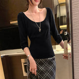 Lyselle Tians Closed The Waist Of The Big U Collar And Put On The Bottom Shirt Five-Sleeved Knitted Shirt Women's Early Spring 2026 New Top