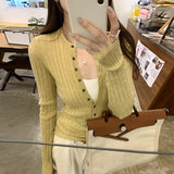 2026 Early Spring Early Winter Temperament Thin Knitted Shirt Women This Year's Popular Korean Design Sense Short Hair