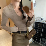 The Royal Sister Style Of Thousands Of Kinds Of Hot Girls With Cushions And Shoulders V-Neck Bottom Shirt Women In Autumn And Winter Atmosphere To Take A T-Shirt