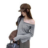 Korean Slanted Shoulder-To-Shoulder-To-Shoulder-Knitted Bottom-Up Woman 2025 Autumn And Winter Unique Beauty Wearing High-End Feel Top