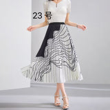 2025 New High-Rise Half-Dress Woman Tight Waist Ink Print Design Sense A-Character Skirt In The Long Folded Skirt