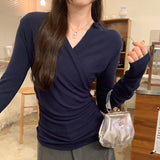 2026 Early Spring Hottie V-Neck White Inside The Repairing Bottom Shirt Women Autumn And Winter Ocean Design Feel Super Good-Looking T-Shirt