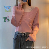 Design Sense V-Neck Fake Two Short Knitted Shirt Girls Beware Of The Machine Collar Bone Thick Sweater Long-Sleeved Top